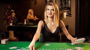 Sảnh live casino trực tuyến 14 win với dealer thật phát 24/7